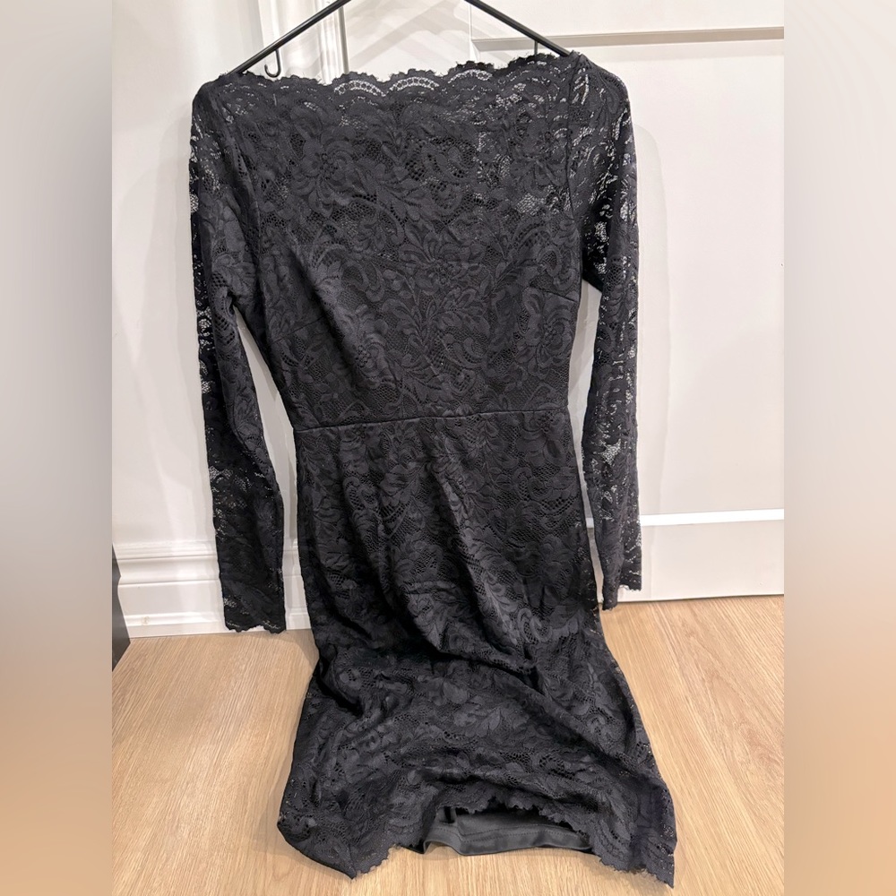 Ladies Size Small Lulus Lace Dress - Worn Once - Perfect Condition
